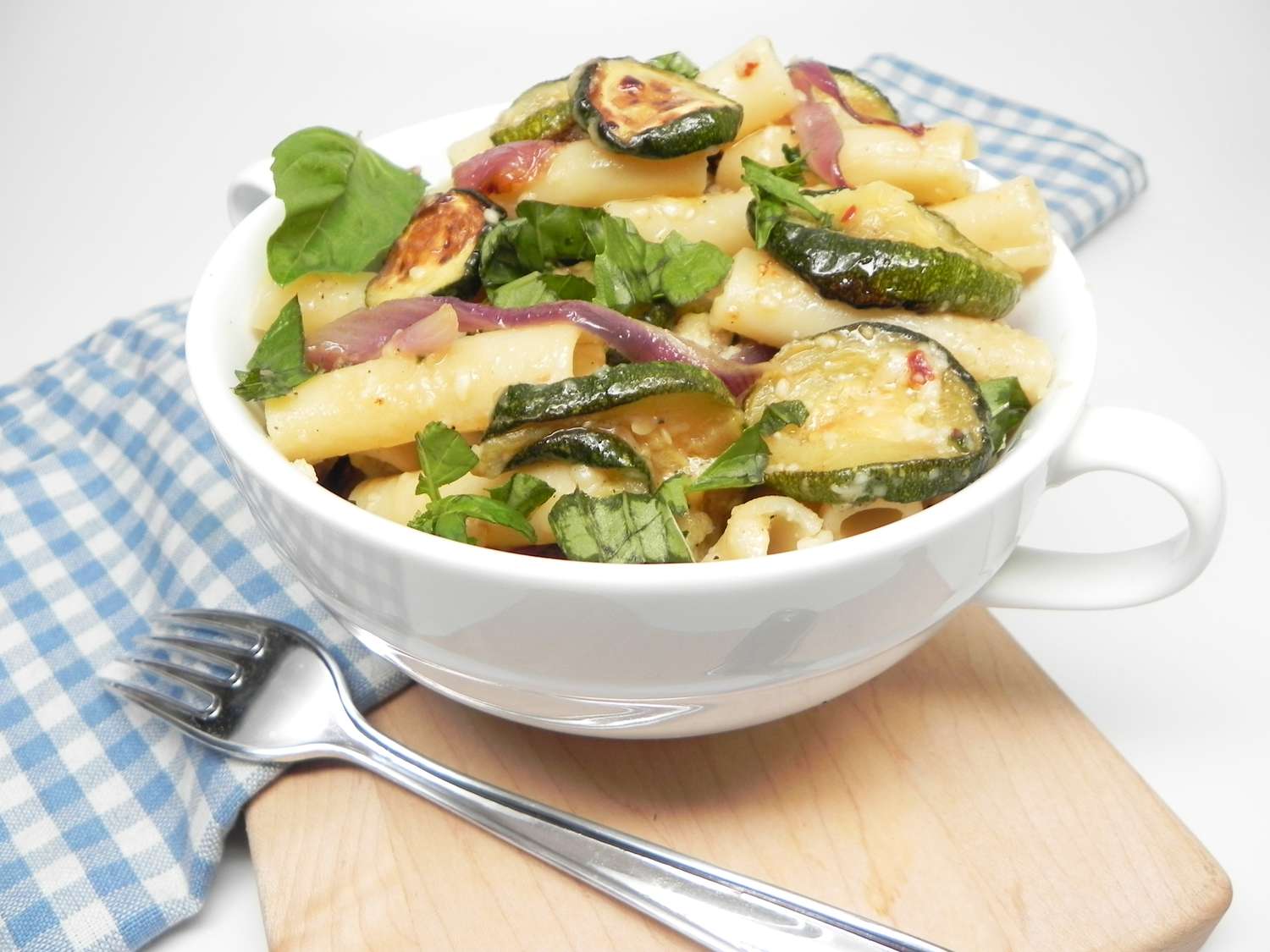 Ziti với zucchini nướng và tỏi