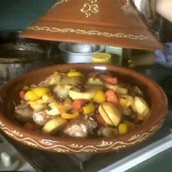 Gà tagine với quả nam việt quất khô