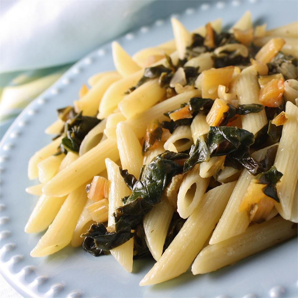 Pasta với swiss Chard