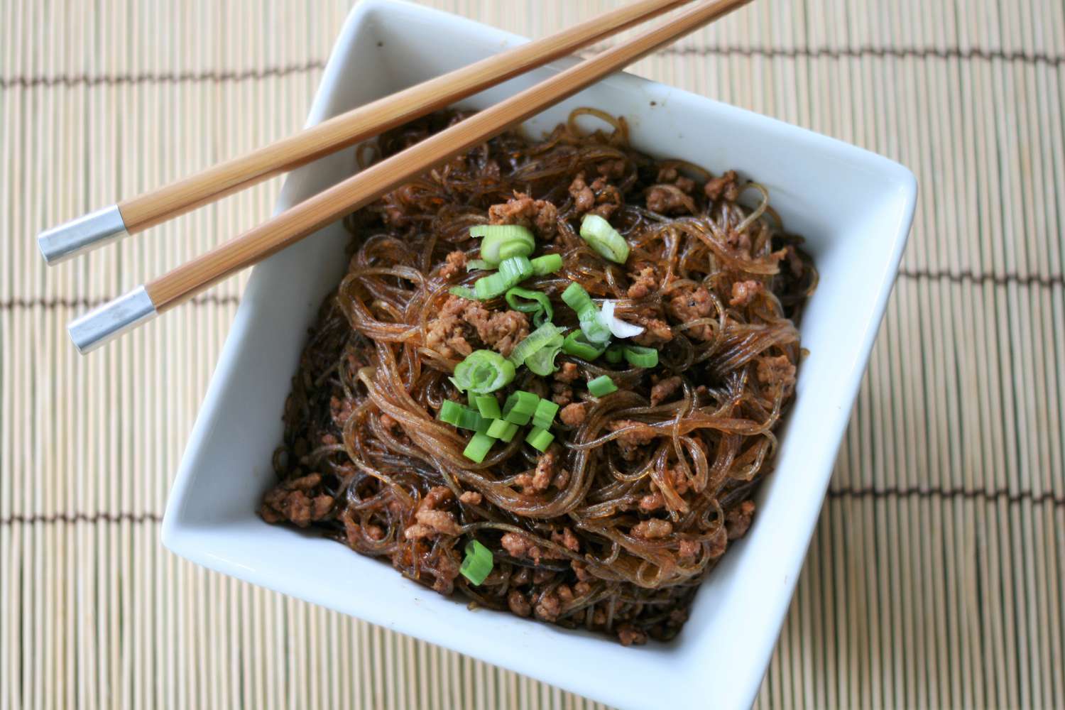 Kiến leo lên một cái cây (Vermicelli Spicy Vermicelli FRY)