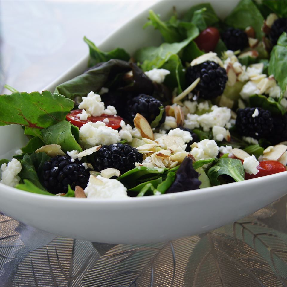 Salad rau bina blackberry