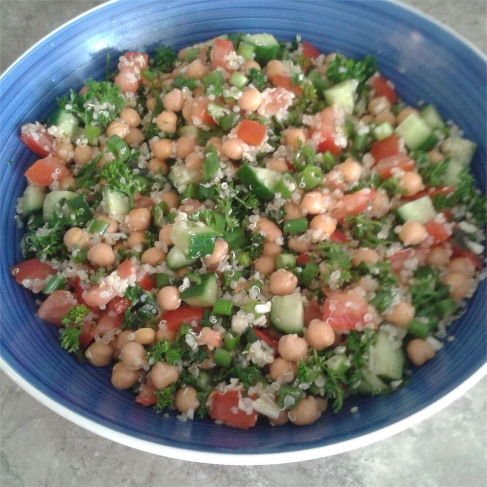 Salad quinoa và đậu xanh
