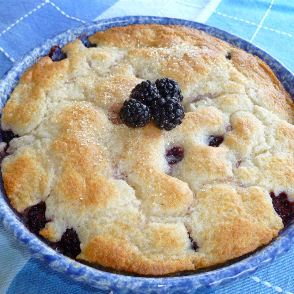 Mamas blackberry cobbler