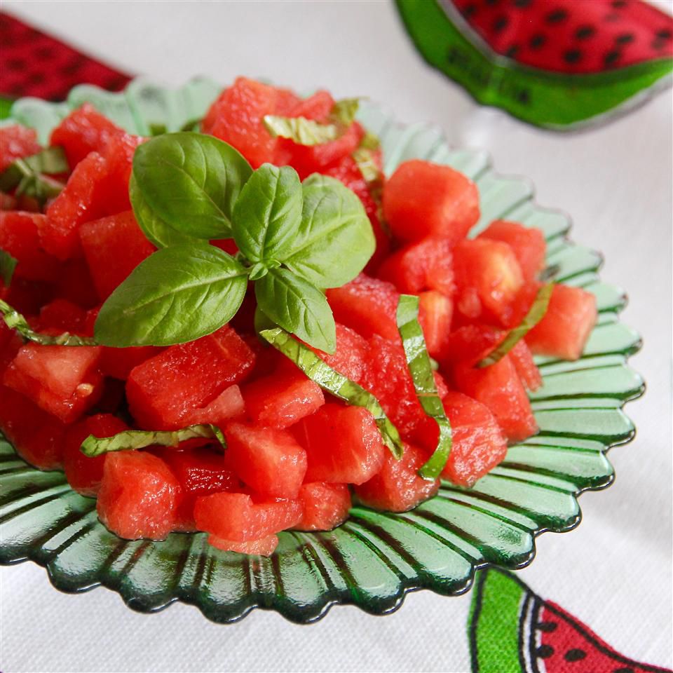 Dưa hấu salad húng quế