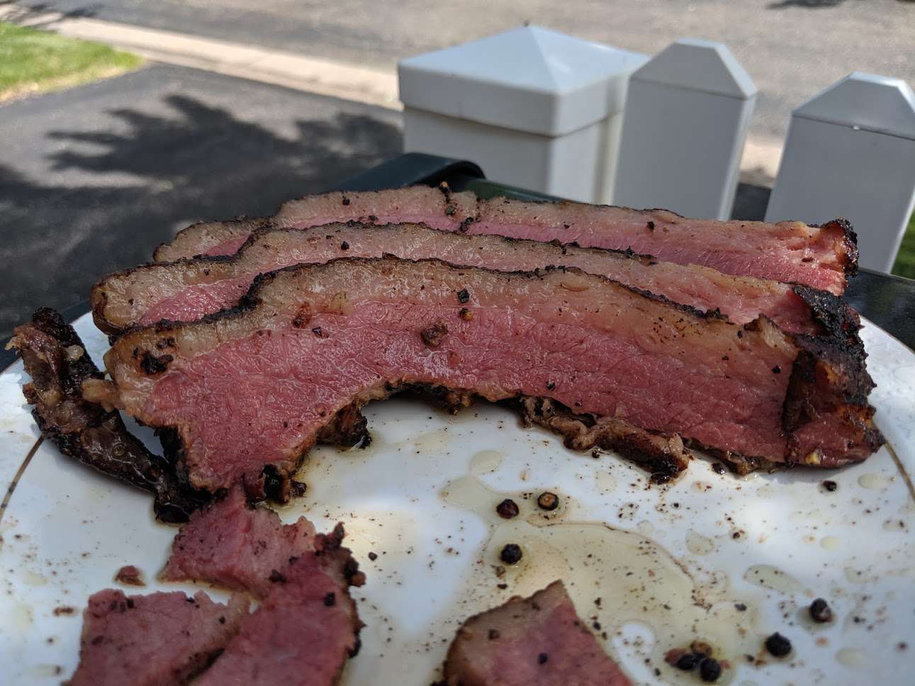 Sous vide và hun khói bờ biển pastrami