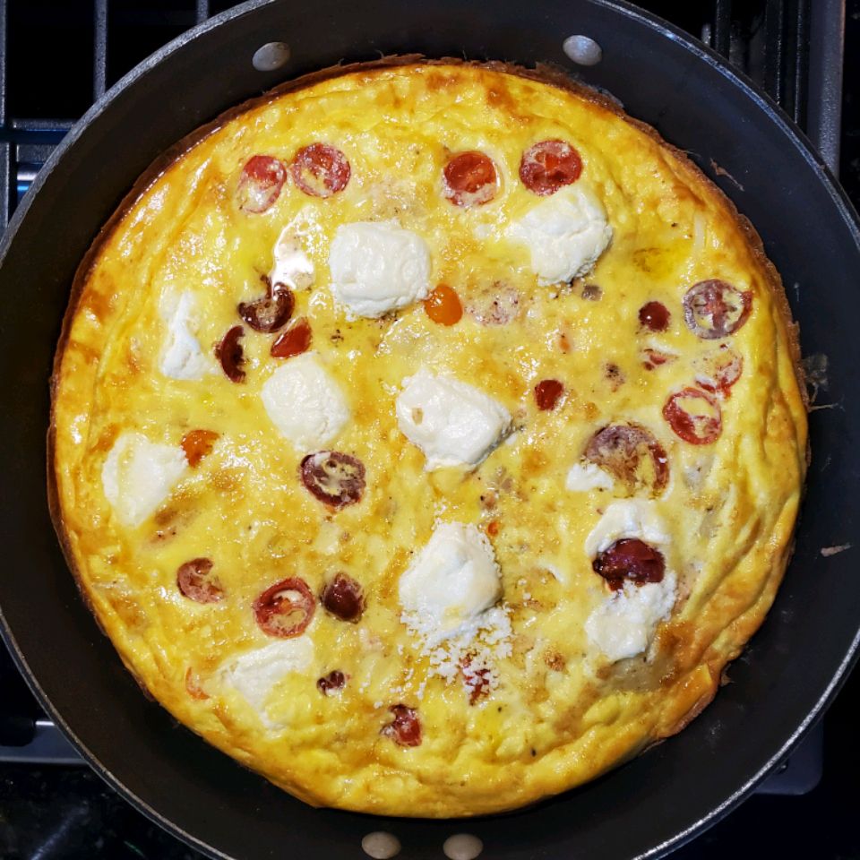 Salmon frittata hun khói