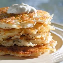 Khoai tây latkes từ đơn giản là khoai tây