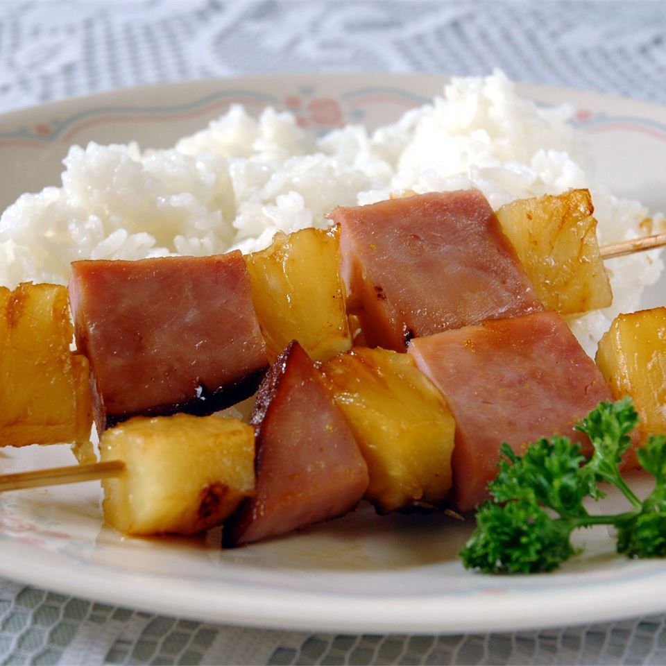 Ham và dứa kabobs