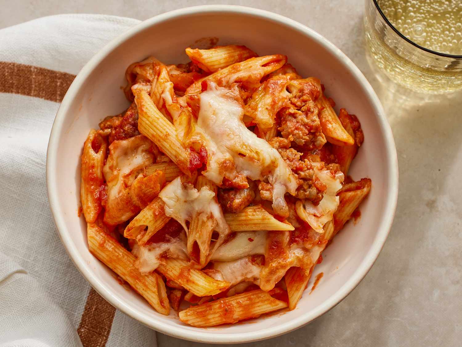 Baked Penne với xúc xích Ý