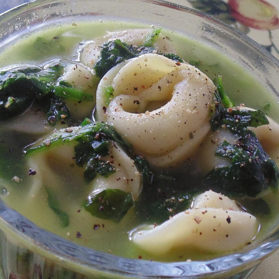 Tortellini trong nước dùng gà