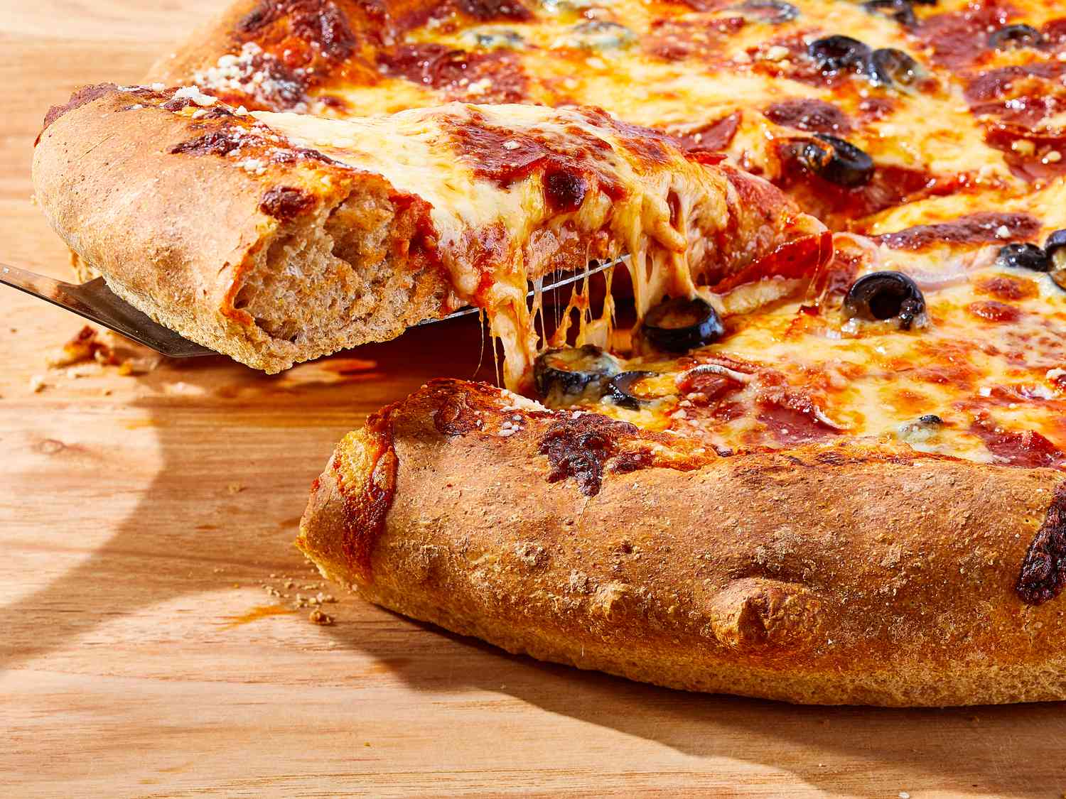 Lớp vỏ pizza lúa mì nguyên chất tuyệt vời