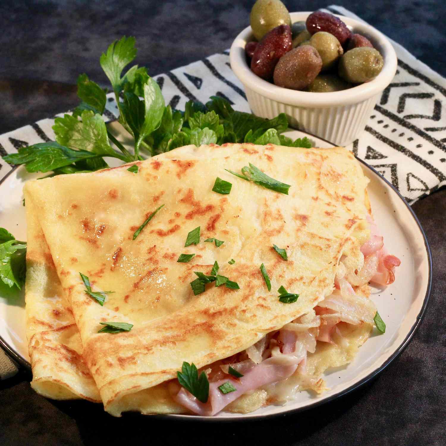 Crepe giăm bông và phô mai