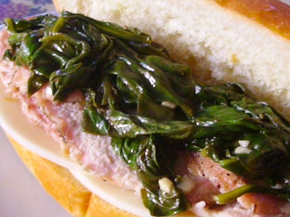 Bánh mì kẹp thịt lợn nướng kiểu Philadelphia