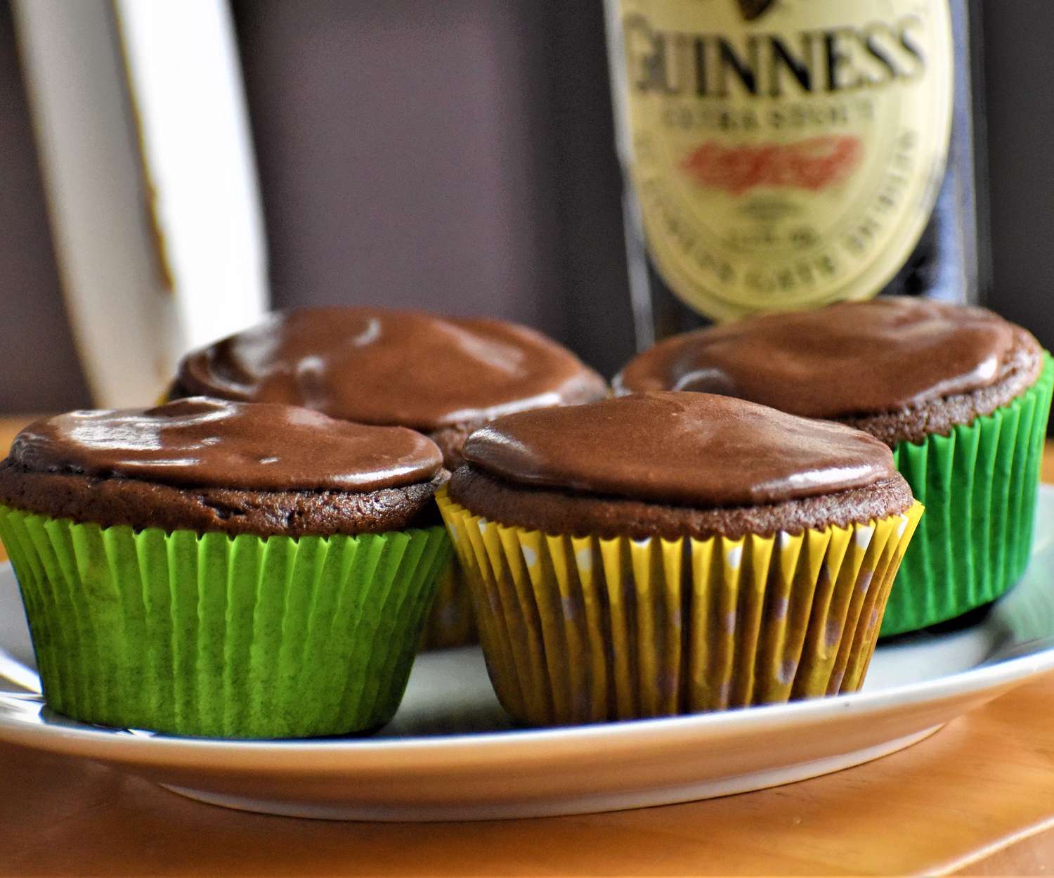 Guinness Cupcakes với Guinness Frosting