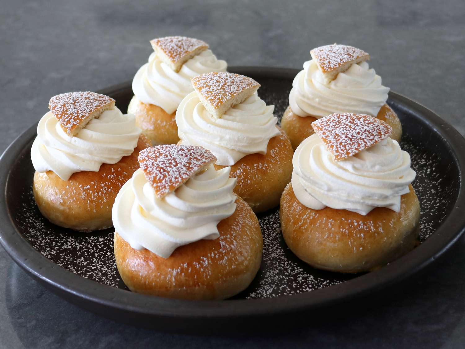 Semla (Bánh thứ ba béo của Thụy Điển)