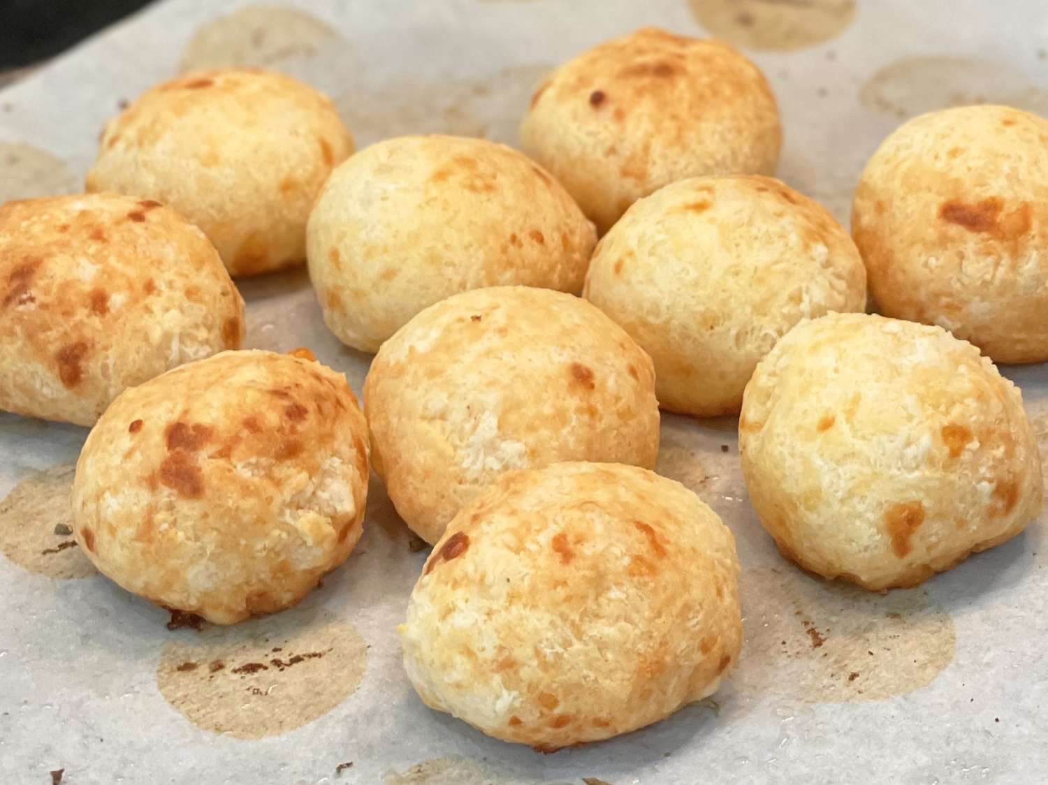 Bánh mì phô mai Brazil (Pao de Queijo)