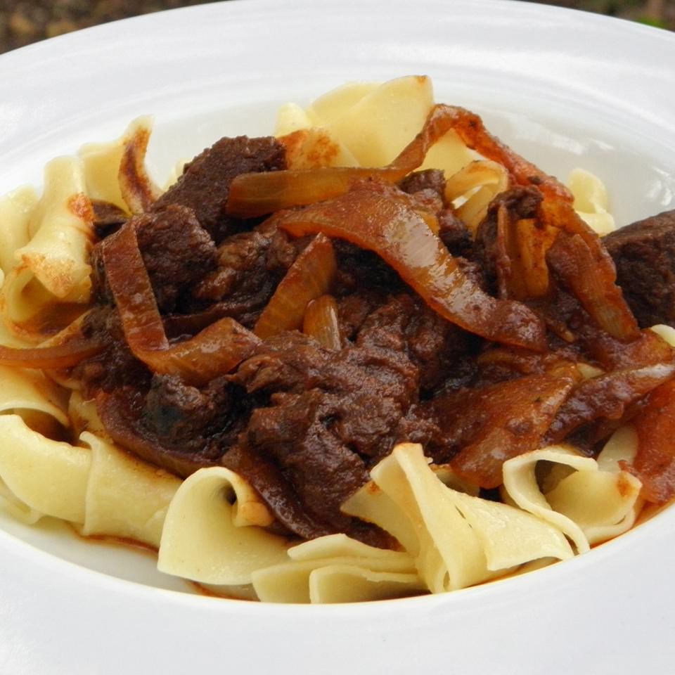 Goulash Hungary thực sự (không có bột cà chua ở đây)